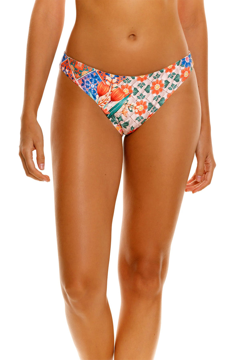 Main image -  Tile-Bottom-de-Bikini-Ilu-14827-1
